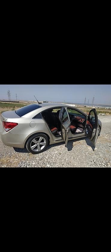 Продажа авто: Chevrolet Cruze sedan - Kuzov: sedan, qızılı/metalik rəng - — 5