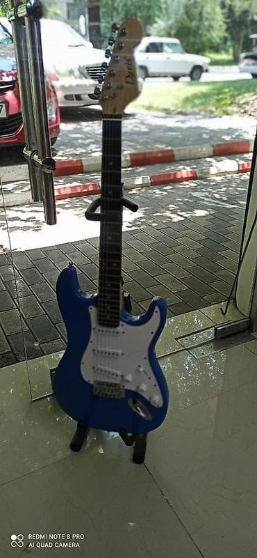 Klassik gitaralar: Elektro gitara "davis", elektron gitara Rast musiqi alətləri — 1