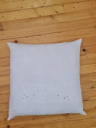 Şəkillər, tablolar: İşlənməyib təzədi. Qaz tükü ilə toyuğ tükünün qarışığıdı.4ədəd — 1