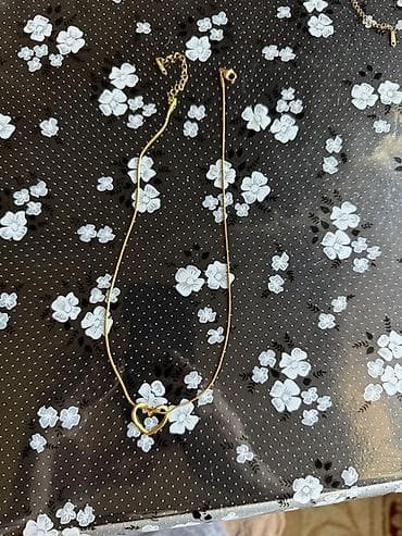 bilerzik: Qızılı rəngdə zərgərlik dəstləri – bir neçə model, Hər biri 3 azn — 4