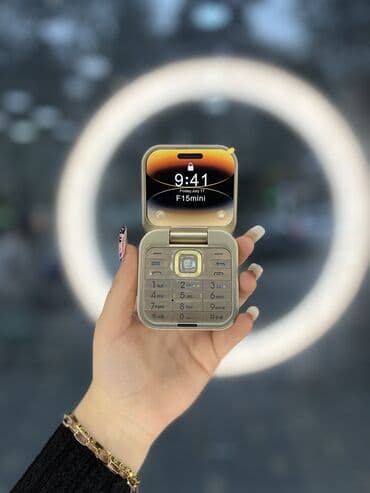mikro qulaqlıq: IPhone 3G, Desert Titanium — 4