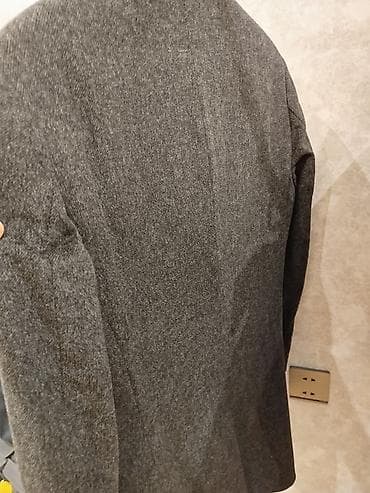 Пальто: 1 il olar alınıb, az istifadə olunub. Təzə qalıb — 3