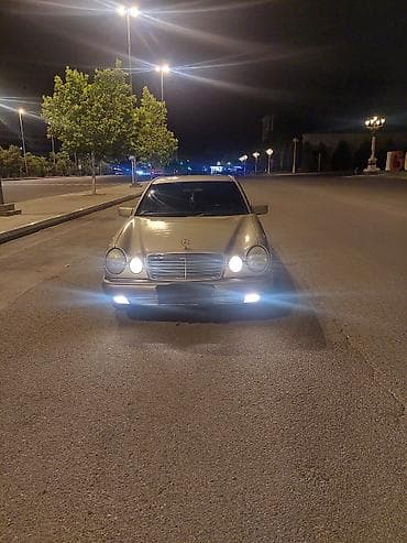 3.2 cdi mercedes: Mercedes-Benz E 200: 2 l | 1998 il Sedan — 7