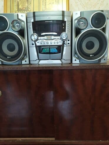 шнековая соковыжималка баку: Musiqi mərkəzi "LG". İşlənmişdir.İdeal vəziyyətdədir. Qiymət — 3