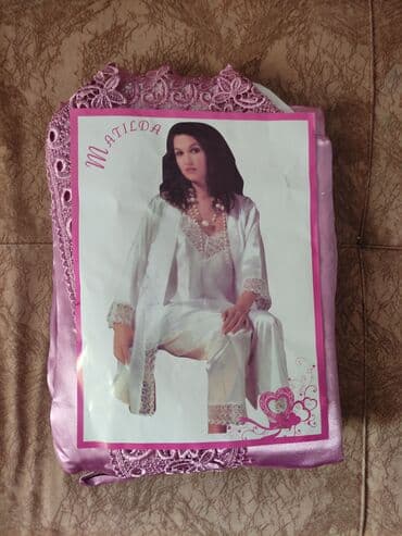 string alt paltarı: Gecə gəyimi dəsti satilir yenidir — 1