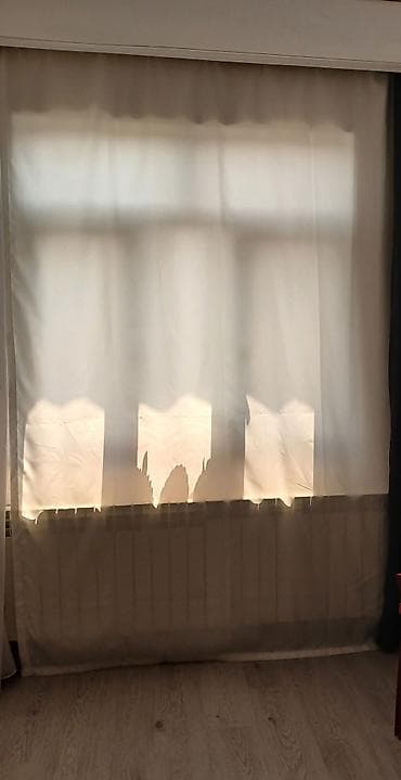 Ağ rəngli pərdə gunkecirmez perdedir.tezedir hec 1 saat — 1
