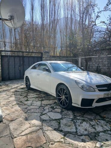 toyota corolla ölüxana: Mercedes-Benz sedan - Kuzov: ağ rəng, 4 qapı - Nömrə: 99-SC-677 (AZ) — 11