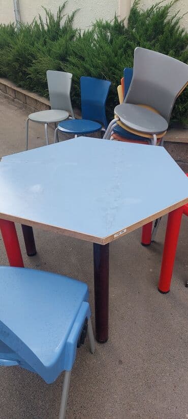 uşaqlar ucun taxta carpayılar: Uşaqlar üçün masalar oturacaqlar bagça məktəb rəsmdə işlənə bilən — 4