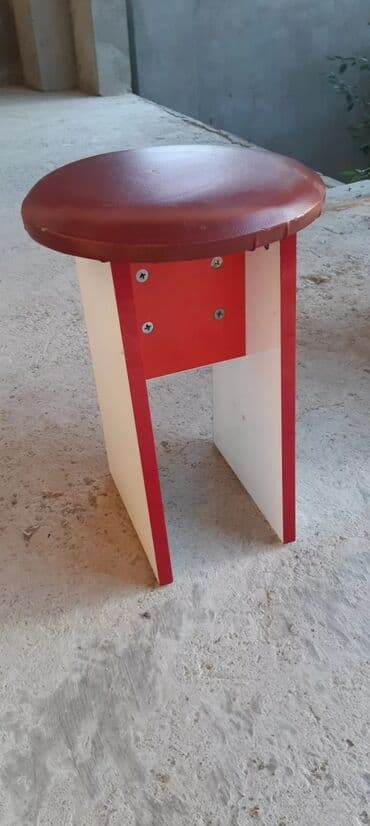 Qırmızı-ağ taburet 5 ədəd - Dairəvi, yastı oturacaq: tünd qırmızı