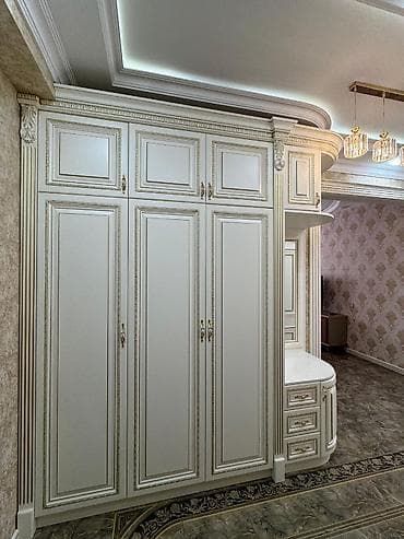paltar dolabi islenmis: Sifarişlə yıgılıb, bahalı materiallardan. Ideal vəziyyətdədir. Eni — 1