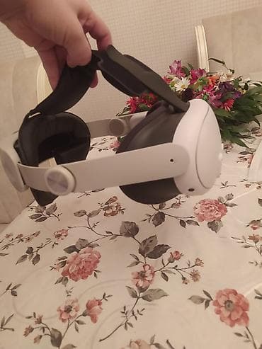 ucuz iphoneler: Meta Quest 3 VR eynəyi + stend - All‑in‑one VR qulaqlıq: ön paneldə — 4