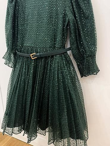 giyim: Платье для девочки 6–8 лет в идеальном состоянии. Цена 20 манат. 6–8 — 4