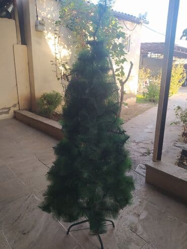 2ci el yolka: Süni şam ağacı - Rəng: tünd yaşıl - Material: PVC iynələr, metal — 1