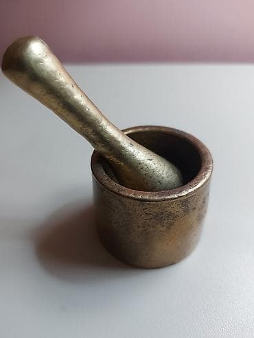 Metal havan və dəstək (əl üyüdəni) - Material: bürünc/mişarə tipli