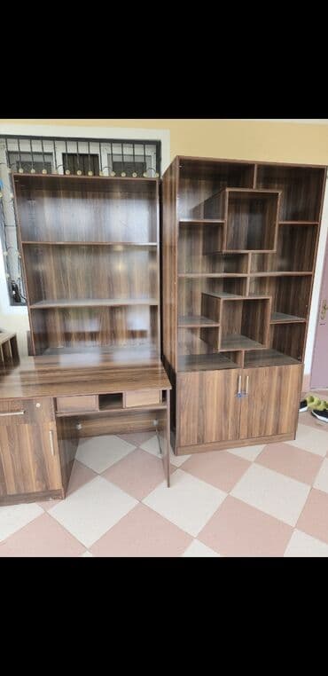 qoz sındıran: Ağac tş görünüşlü mebel komplekti.ş Tərkibi: - Geniş iş masası: üst — 6