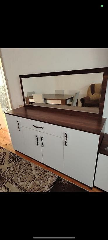 Ayna ilə bufet-dolab dəsti - Üst hissəsi tünd qəhvəyi ağac rəngində