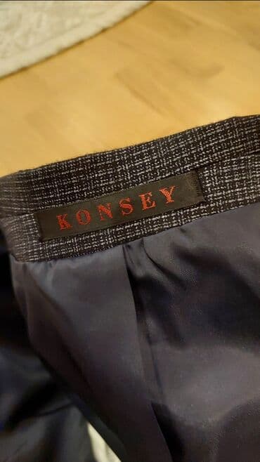 kişi ucun klassik qara kostyum: Kişi kostyumu – 3 hissəli dəst (pencək, jilet, şalvar) Brend: KONSEY — 4