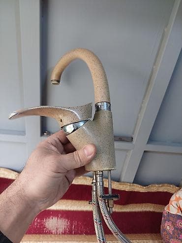 Duş şlanqları: Materali latundu 15manat — 1