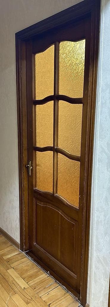 şüşe qapılar: İşlənmiş Otaq qapısı Zamok ilə, Zəmanətsiz, Ödənişli quraşdırma, Ünvandan götürmə — 4