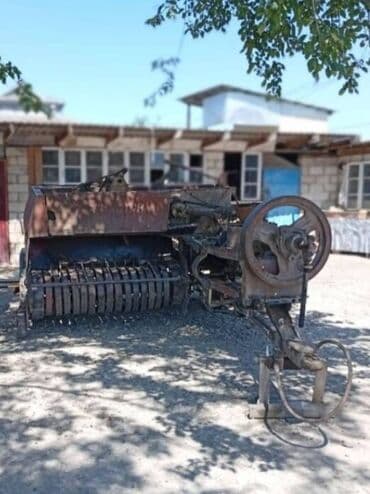 Kənd təsərrüfatı üçün saman/kövnək pressi (traktor qoşqusu) -