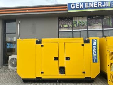 qaz soran mator: Sarı rəngli, dördkünc dizaynı olan dizel generator dəsti təqdim — 1