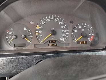 mercedes e280: Mercedes-Benz C-Class: 1.8 l | 1997 il Sedan — 8