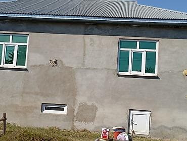 mənzil kirayəsi 2 otaqlı: 1 mərtəbəli həyət evi - Divarları suvaqlı, çardağı şifer örtüklü. - — 1