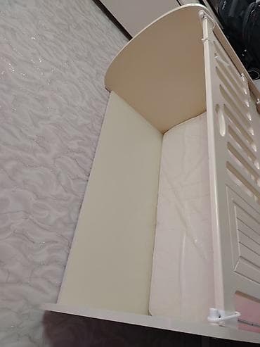 Ev və bağ: Oğlan və qız üçün, Dördbucaq, Beşik, Matras ilə, Yellənmə mexanizmsiz — 2