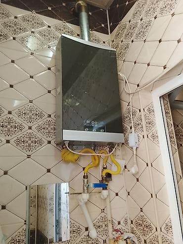 Qazla işləyən divar tipli su qızdırıcısı (geyzer) - Şüşə ön panel