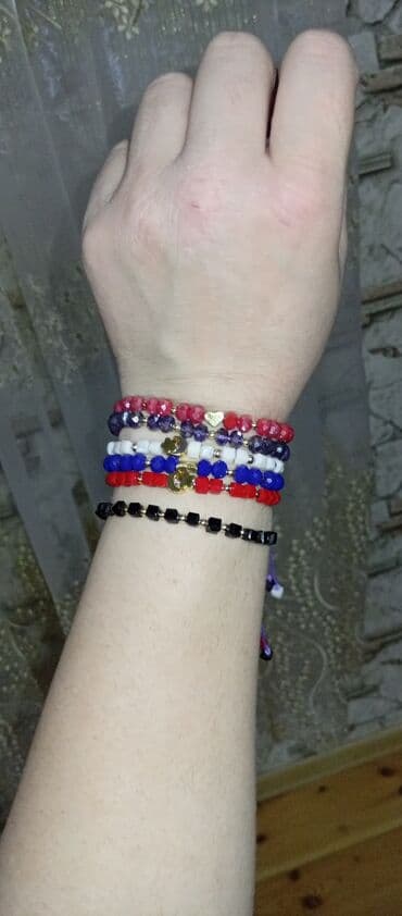 a class saatlar: Rəngarəng boncukdan hazırlanmış elastik qolbaqlar dəsti - Material — 6