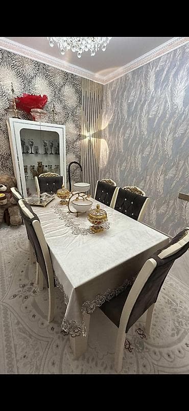 divanlar ikinci el: Qonaq otağı üçün, Dördbucaq masa, 6 stul — 1