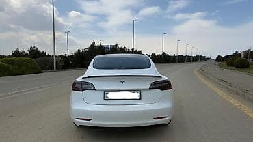 avtomobil aliram: Tesla Model 3: 0.1 l | 2022 il 62000 km Sedan — 5