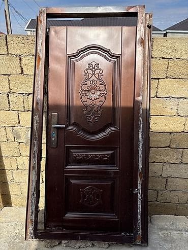 Metall giriş qapısı – dekorativ relyefli klassik dizayn - Material