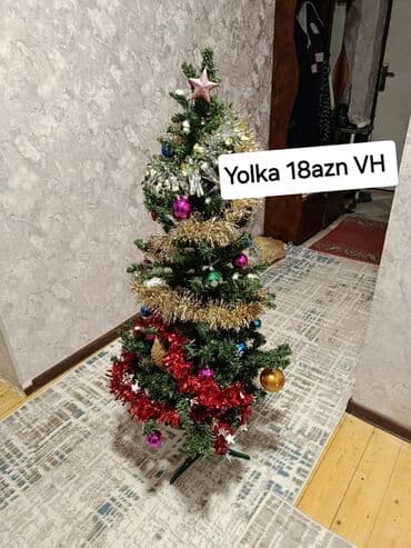 декоративный камин для квартиры: - Bəzəkli Yolka – 18 AZN Kiçik ölçülü süni şam ağacı. Üzərində — 1