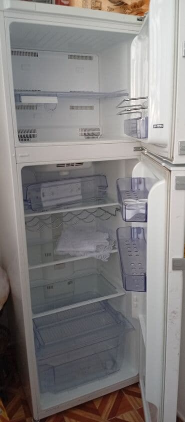 ömər atçılıq: Yeni 2 qapılı Beko Soyuducu Satılır, rəng - Ağ — 2