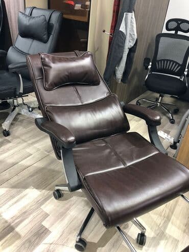 офисные кресла: Новый, С колесиками, Рукояти не регулируются, Кожа — 5