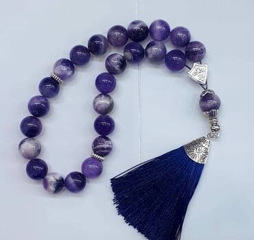 zumrud daşı: Ametis daşı təsbehi.
Ölçüsü - 16mm ölçü
Whatsapp — 1