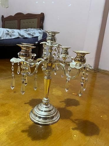 Dekorativ 5 şamlıq Kristal asqılı dekorativ 5 şamlıq satılır. Cəmi lalafo.az -da Dekorativ 5 şamlıq Kristal asqılı dekorativ 5 şamlıq satılır. Cəmi