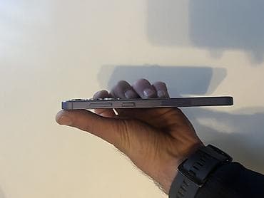 oval samsung tv: Samsung Galaxy S24+ — 4