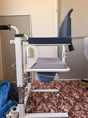 plastik cəllək: Tualet funksiyalı hərəkət etdirilə bilən sanitar kreslo (komod kreslo) — 4