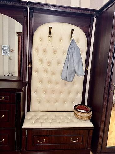 islenmis mebeler: Əla vəziyyətdədir. Ayrı-ayrılıqda da qoyula bilər. Qiyməti 400 m. Real — 3