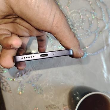 ayfon15 pro: Poco M6 Pro, rəng - Bənövşəyi, Sensor — 7