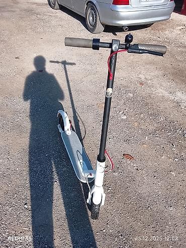 познание мира 3 класс мсо 1: Şəhər içi sürüş üçün elektrik skuter - Rəng: ağ gövdə, qara sükan - — 2