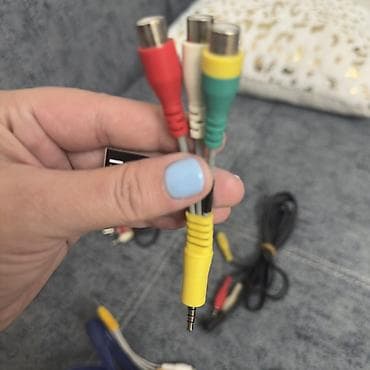 lc tv: RCA və AV kabel dəsti Məzmun: - Çoxsaylı RCA (kompozit video və stereo — 6