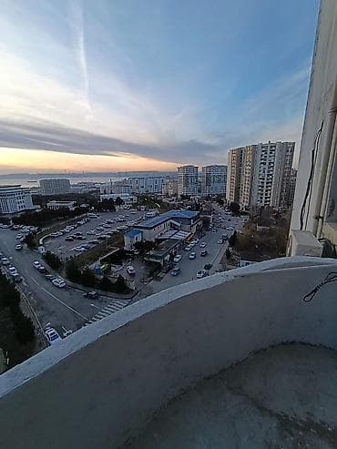 Bağ evləri: Mənzil elanə - Geniş açıq balkonlu mənzil, hündür mərtəbə. Balkondan — 1