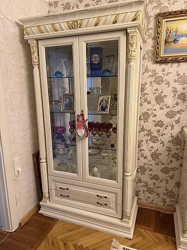 yataxt dəsdi: 1 eded boyuk kamot iki dene serviz yigimi birde tv altligi cox baha — 2