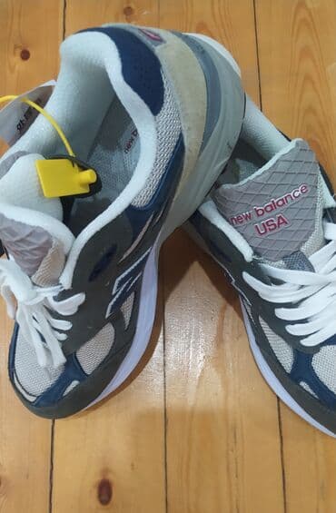 Səndəl və şəp-şüplər: Təzədi Moskvadan alınıb 100manata razmeri balaca olduğuna göre 50man — 2