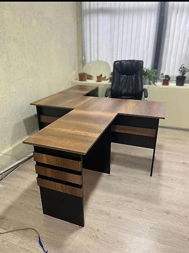 ofis oturacagi: Yeni, Müdir üçün, Künc masa — 1