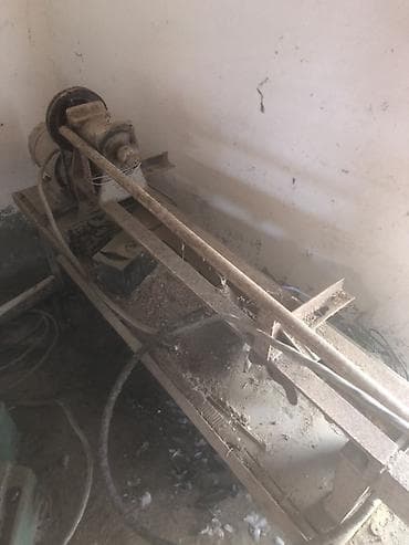 Tikinti daşları: Ağac torna dəzgahı 3fazali - Elektrik mühərriki ilə kəmər ötürücülü — 3