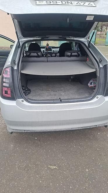 zil maşın: Toyota Prius (XW20) hibrid hetçbek - Gümüşü rəng, 5 qapı - Hibrid güc — 5